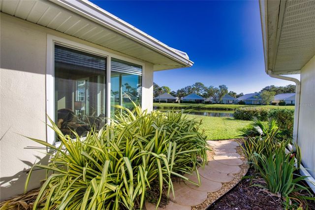 831 HARRINGTON LAKE LANE 37, Venice, FL 34293