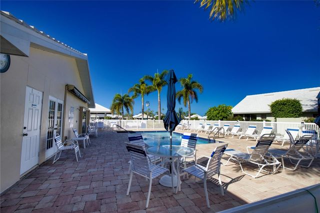 831 HARRINGTON LAKE LANE 37, Venice, FL 34293