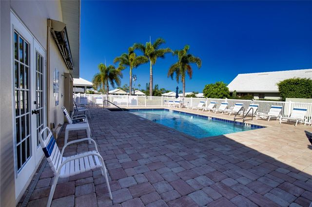 831 HARRINGTON LAKE LANE 37, Venice, FL 34293