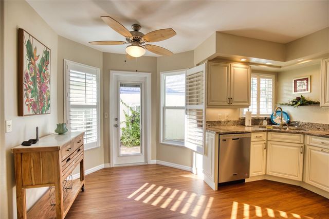 831 HARRINGTON LAKE LANE 37, Venice, FL 34293