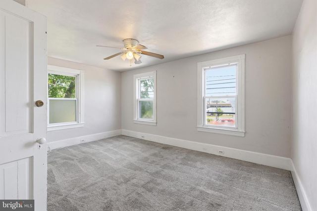 910 COLUMBUS RD, Burlington, NJ 08016