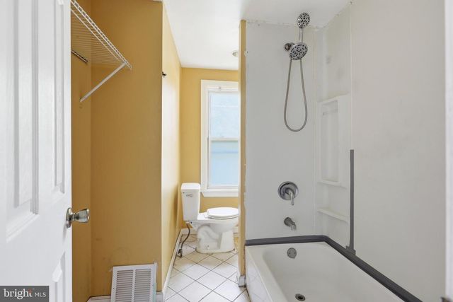 910 COLUMBUS RD, Burlington, NJ 08016