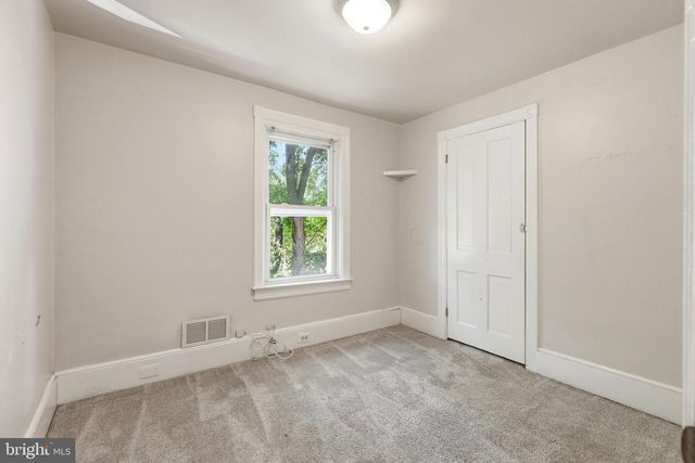 910 COLUMBUS RD, Burlington, NJ 08016