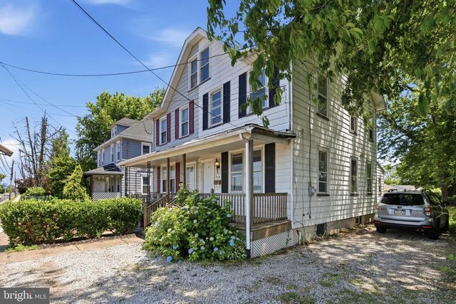 910 COLUMBUS RD, Burlington, NJ 08016