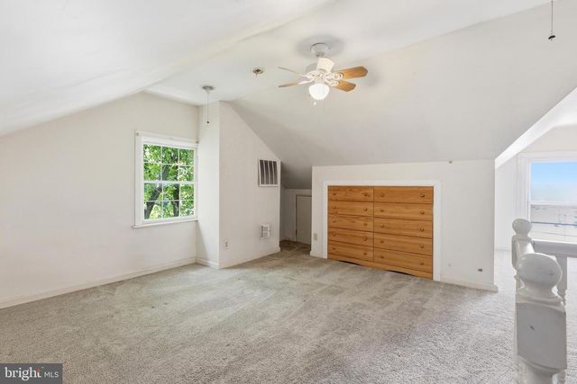 910 COLUMBUS RD, Burlington, NJ 08016