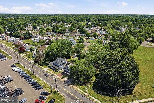 910 COLUMBUS RD, Burlington, NJ 08016