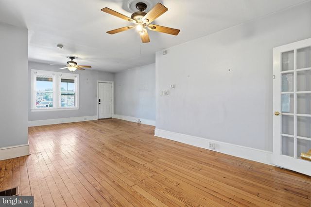 910 COLUMBUS RD, Burlington, NJ 08016