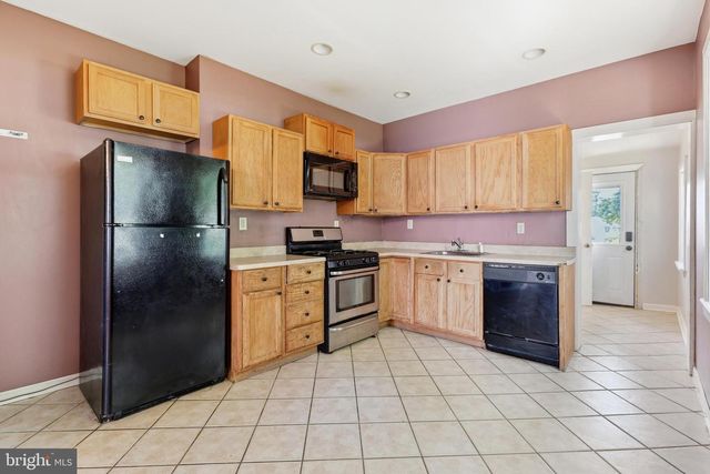 910 COLUMBUS RD, Burlington, NJ 08016