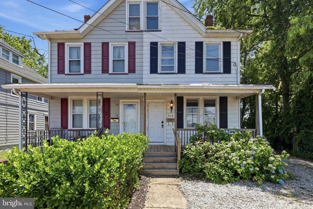 910 COLUMBUS RD, Burlington, NJ 08016