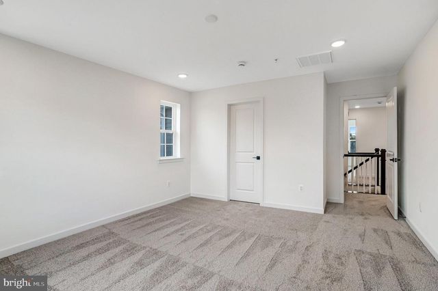 5733 HOWARD DR, Glen Burnie, MD 21060