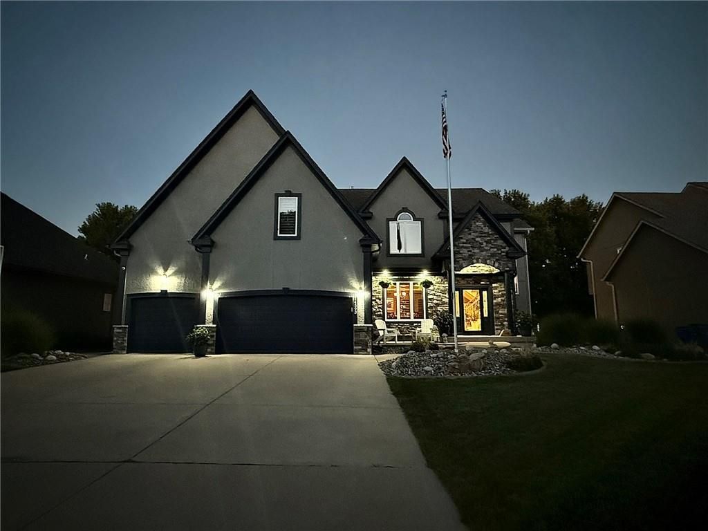 14593 S Twilight Lane, Olathe, KS 66062