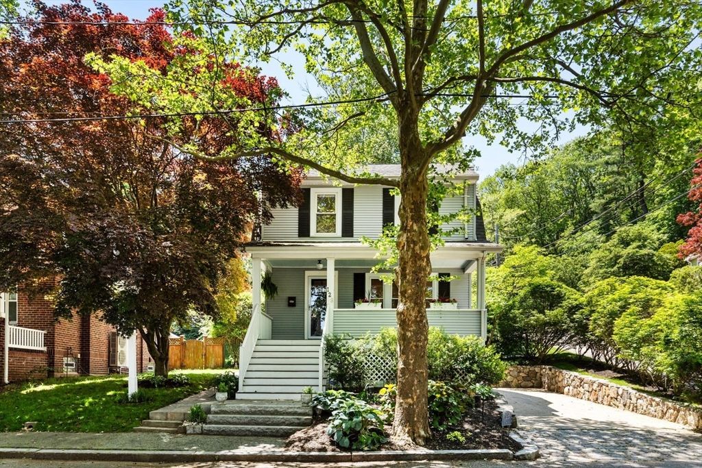 128 Blossom St, Arlington, MA 02474