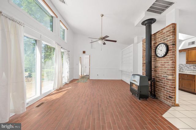279 POPLAR RD, Fredericksburg, VA 22406