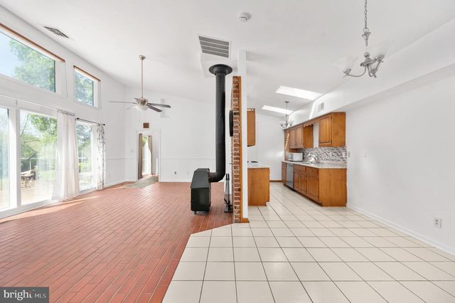 279 POPLAR RD, Fredericksburg, VA 22406