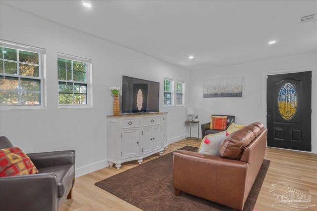 3415 N 9th Ave, Pensacola, FL 32503