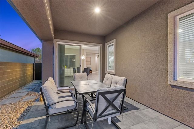 8 Reflection Cove Drive, Henderson, NV 89011