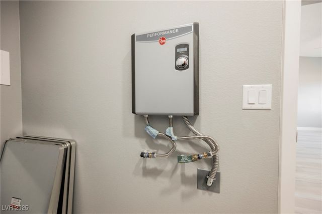 831 Valiant Avenue, Pahrump, NV 89060