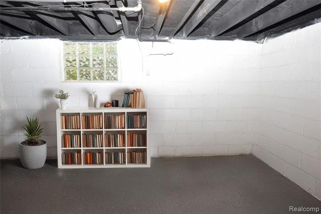 300 W Breckenridge Street, Ferndale, MI 48220