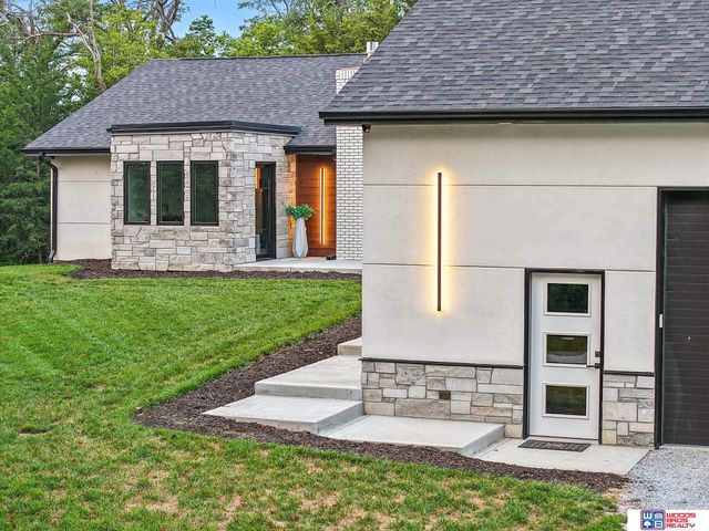 6250 S 112th Street, Lincoln, NE 68526