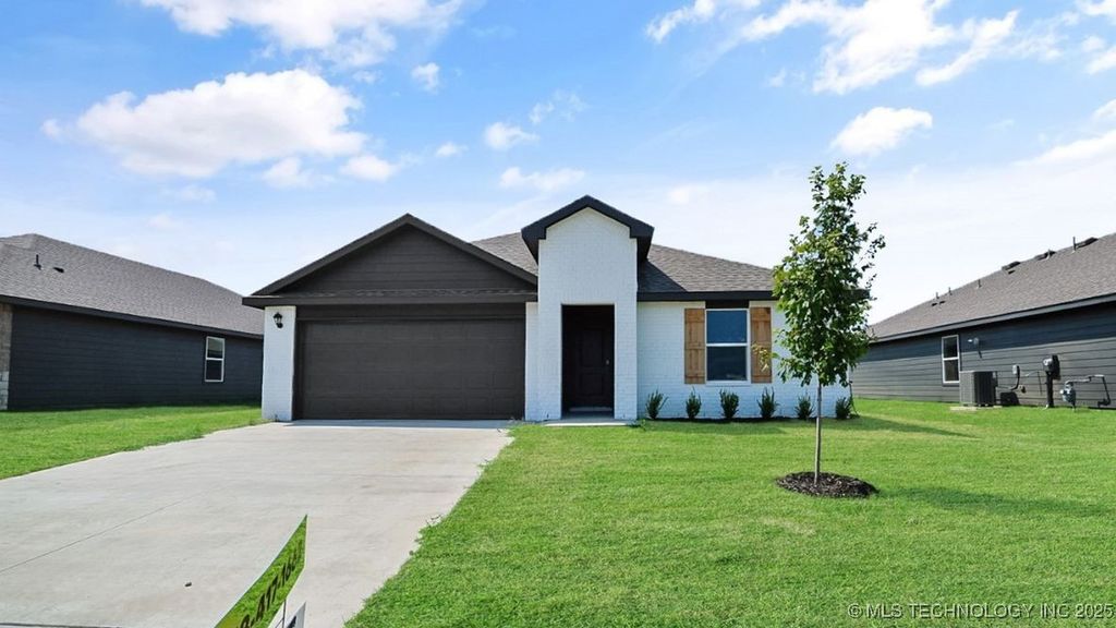 8525 E Dallas Street, Broken Arrow, OK 74014