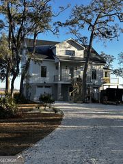 52 River View Court, Waverly, GA 31565