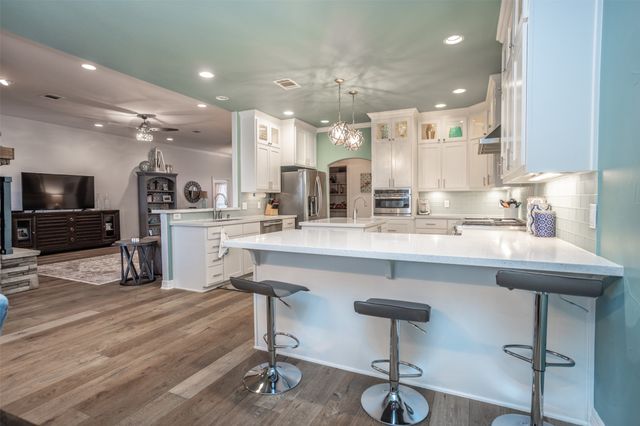 11 County Road 3631, Lindsay, TX 76250