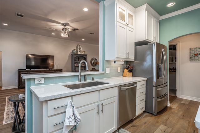 11 County Road 3631, Lindsay, TX 76250