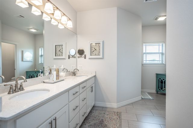 11 County Road 3631, Lindsay, TX 76250