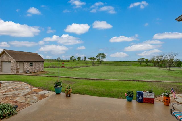11 County Road 3631, Lindsay, TX 76250