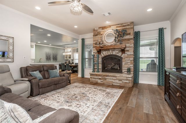 11 County Road 3631, Lindsay, TX 76250