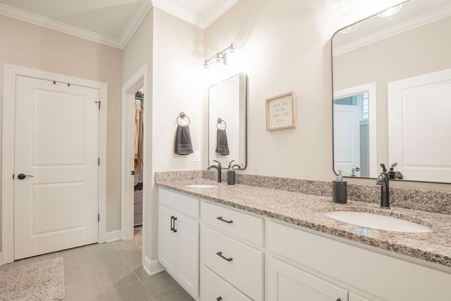 8821 Knolling Loop, Ooltewah, TN 37363