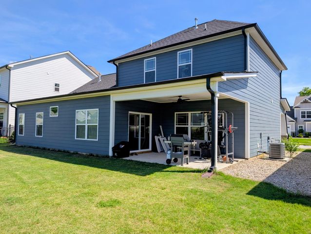 8821 Knolling Loop, Ooltewah, TN 37363
