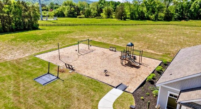 8821 Knolling Loop, Ooltewah, TN 37363