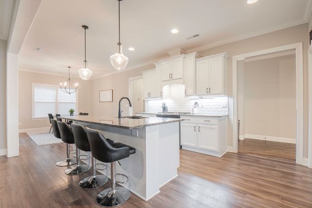 8821 Knolling Loop, Ooltewah, TN 37363