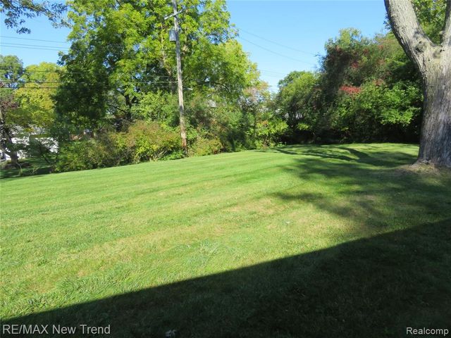 5420 Cambourne Place, West Bloomfield, MI 48322
