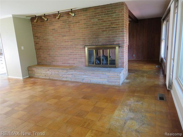 5420 Cambourne Place, West Bloomfield, MI 48322