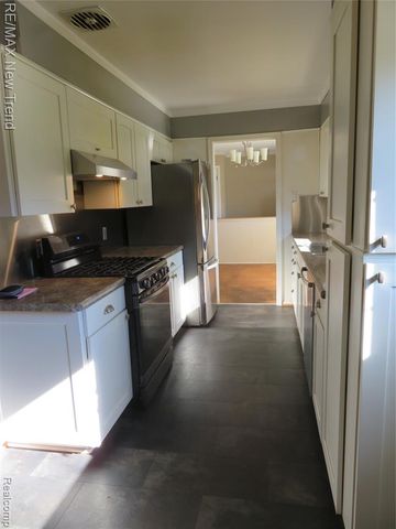 5420 Cambourne Place, West Bloomfield, MI 48322
