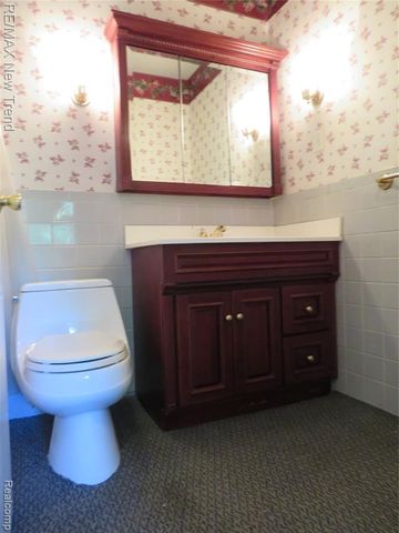 5420 Cambourne Place, West Bloomfield, MI 48322