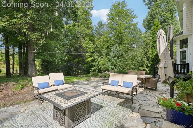 7651 Maple Ridge Court, Independence Charter Township, MI 48346