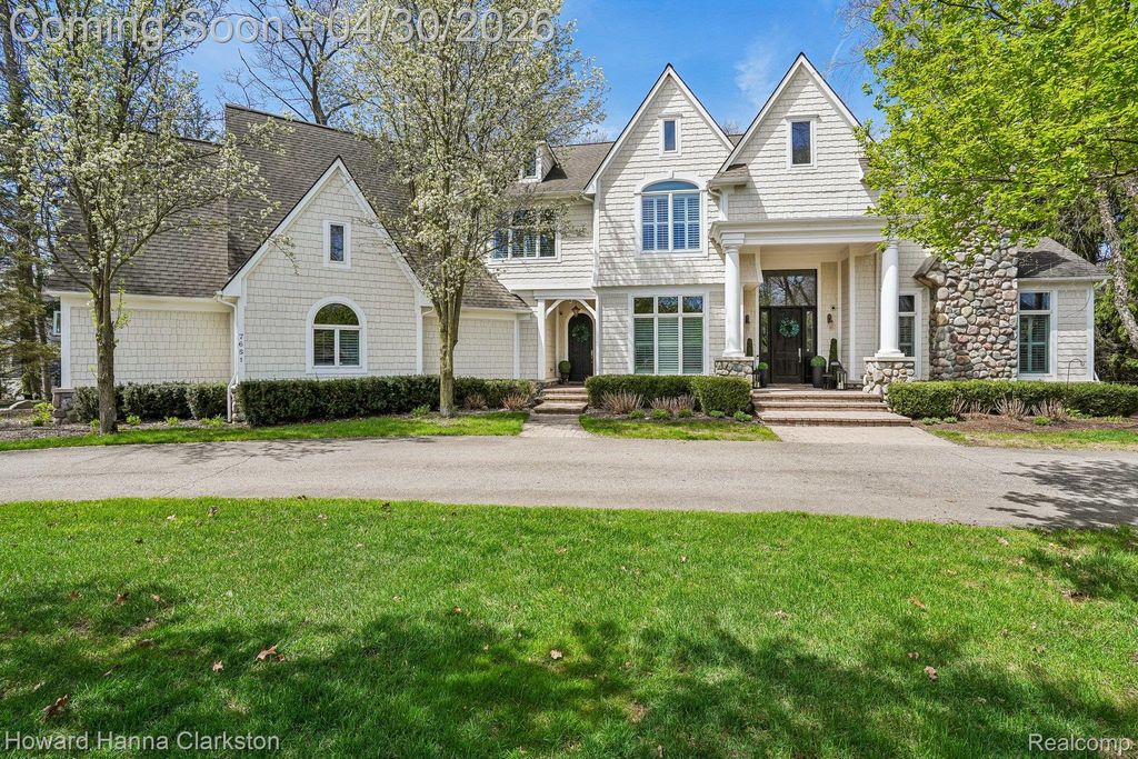 7651 Maple Ridge Court, Independence Charter Township, MI 48346