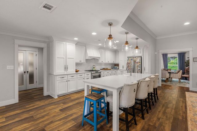 203 Buccaneer Dr., Hattiesburg, MS 39402