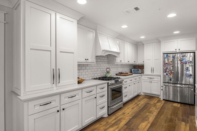 203 Buccaneer Dr., Hattiesburg, MS 39402