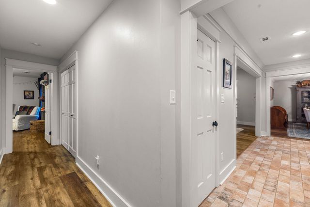 203 Buccaneer Dr., Hattiesburg, MS 39402