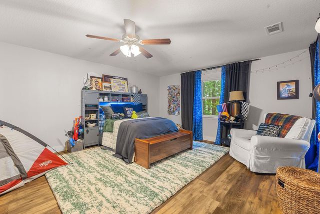 203 Buccaneer Dr., Hattiesburg, MS 39402