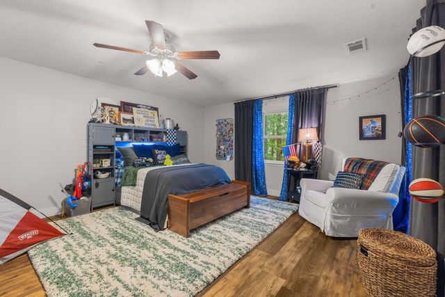 203 Buccaneer Dr., Hattiesburg, MS 39402