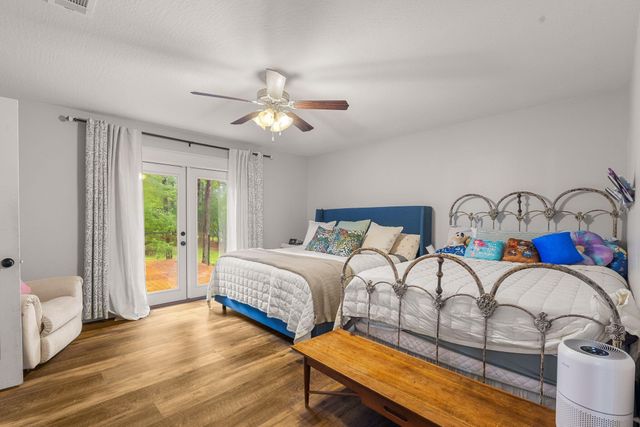 203 Buccaneer Dr., Hattiesburg, MS 39402