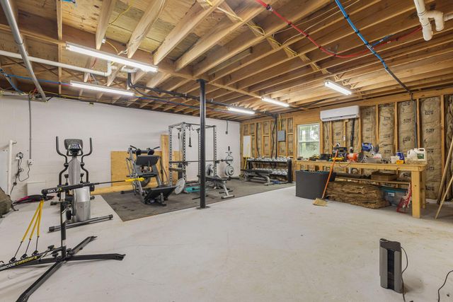 203 Buccaneer Dr., Hattiesburg, MS 39402