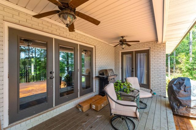 203 Buccaneer Dr., Hattiesburg, MS 39402