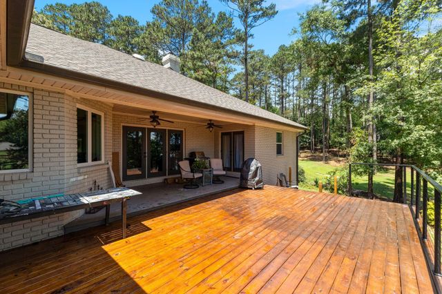 203 Buccaneer Dr., Hattiesburg, MS 39402