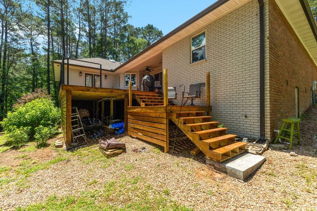 203 Buccaneer Dr., Hattiesburg, MS 39402